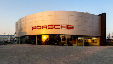 Автоимпортер Porsche Ukraine пожаловался Зеленскому на силовиков