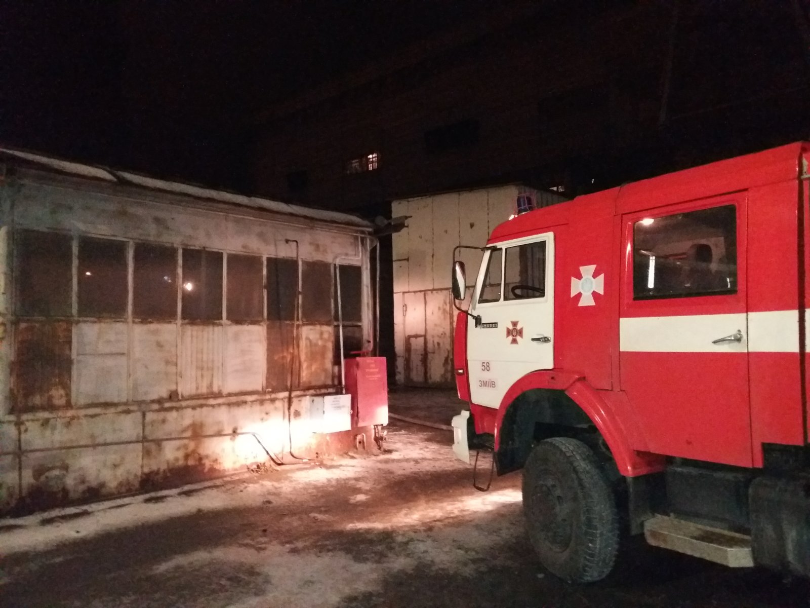 Под Харьковом всю ночь тушили пожар на ТЭС