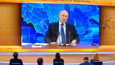 Путин призвал Запад оставить в покое жителей Крыма