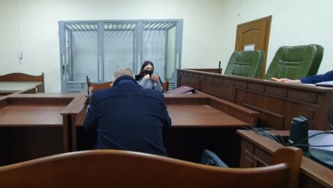 Нападение на журналиста: Черновол перепутала адрес суда, заседание перенесли