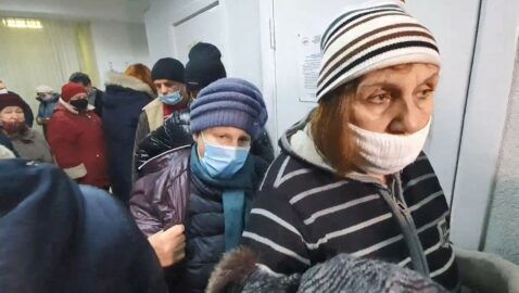 В травмпункте Киева люди с переломами стоят в очередях по несколько часов