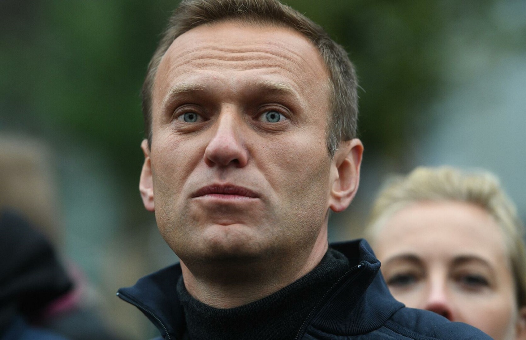 Самолёт с Навальным приземлился в Шереметьево