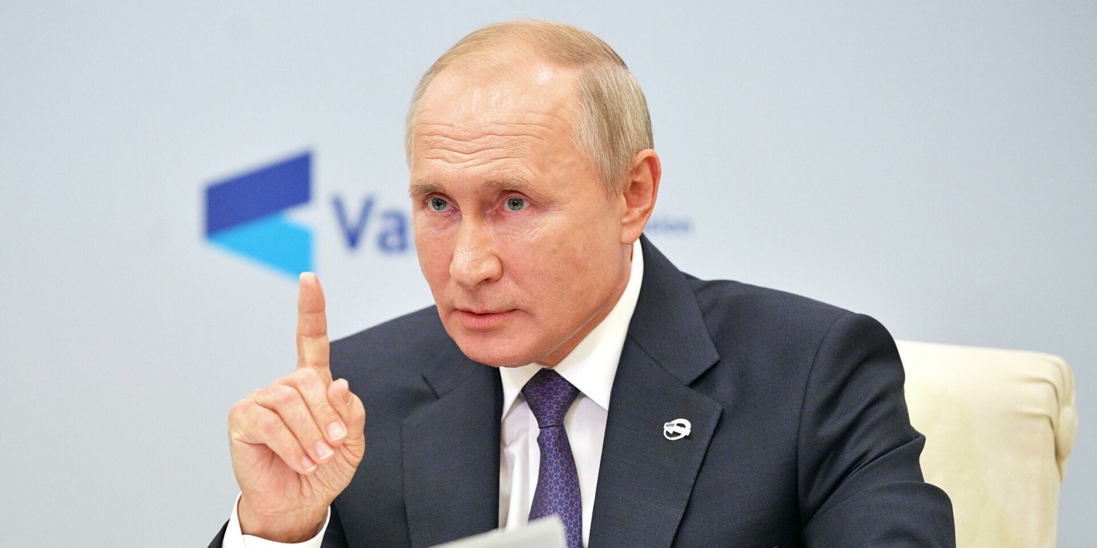 Путин призвал запретить отождествление СССР и фашистской Германии в России