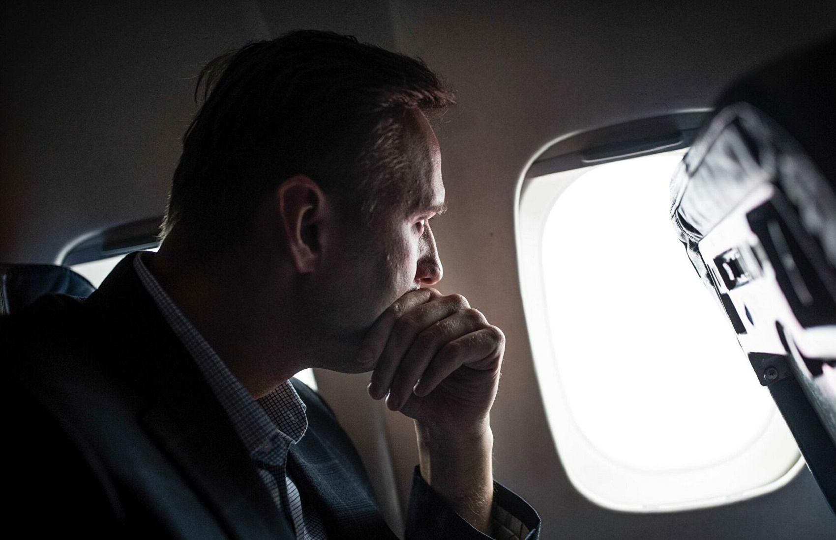 Приліт Навального в РФ: до аеропорту підігнали автозак