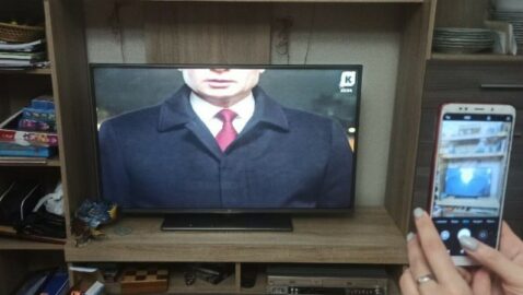 В Калининграде телеканал «обрезал» голову Путину во время его новогоднего обращения