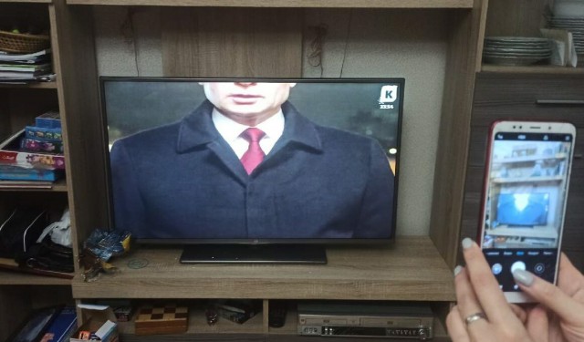 У Калінінграді телеканал «обрізав» голову Путіну під час його новорічного звернення