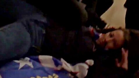 Перша жертва американського Майдану: під час штурму Капітолію застрелили дівчину (відео)