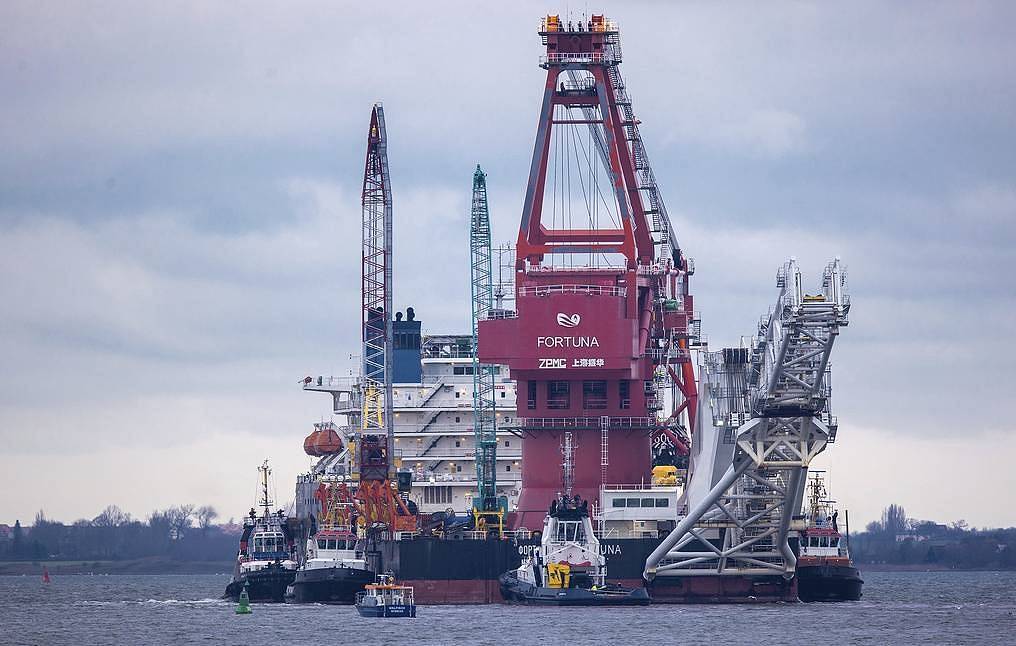 В водах Дании возобновилось строительство «СП-2»