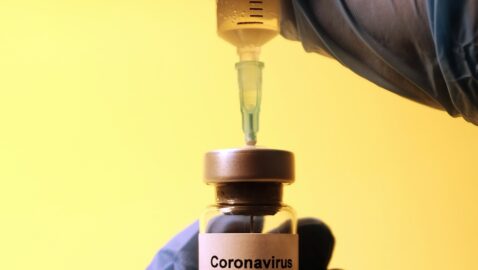 «Вакцин хватит всем желающим»: Шмыгаль анонсировал получение первой партии прививок от COVID-19