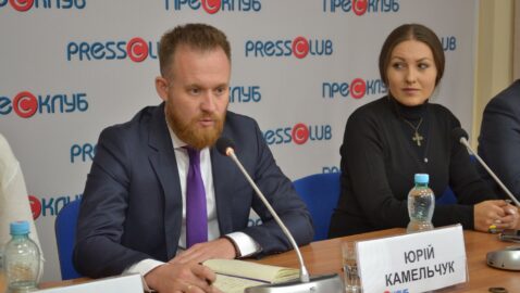 «Слуга народу» Камельчук звинуватив політиків у «псевдовакцинації»