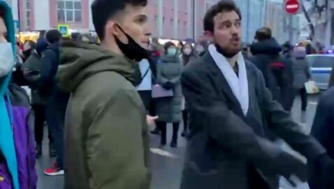 «Нужно всех просто туда»: появилось видео с координатором митингов в Москве