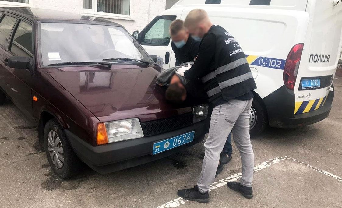 Мужчине, изнасиловавшему несовершеннолетнюю в черниговском «Макдоналдсе», грозит 12 лет тюрьмы