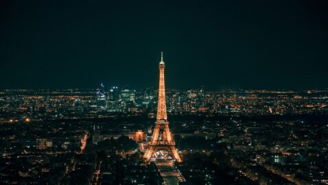 В Париже участников оргии оштрафовали за несоблюдение карантинных ограничений
