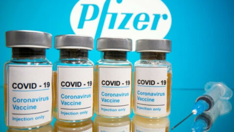 Pfizer снова сократила поставки вакцины в ЕС после разрешения извлекать из ампулы шесть доз