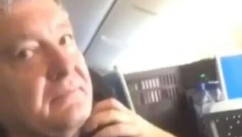 «Азовець» Ярош зустрів Порошенка в салоні літака з Еквадору (відео)