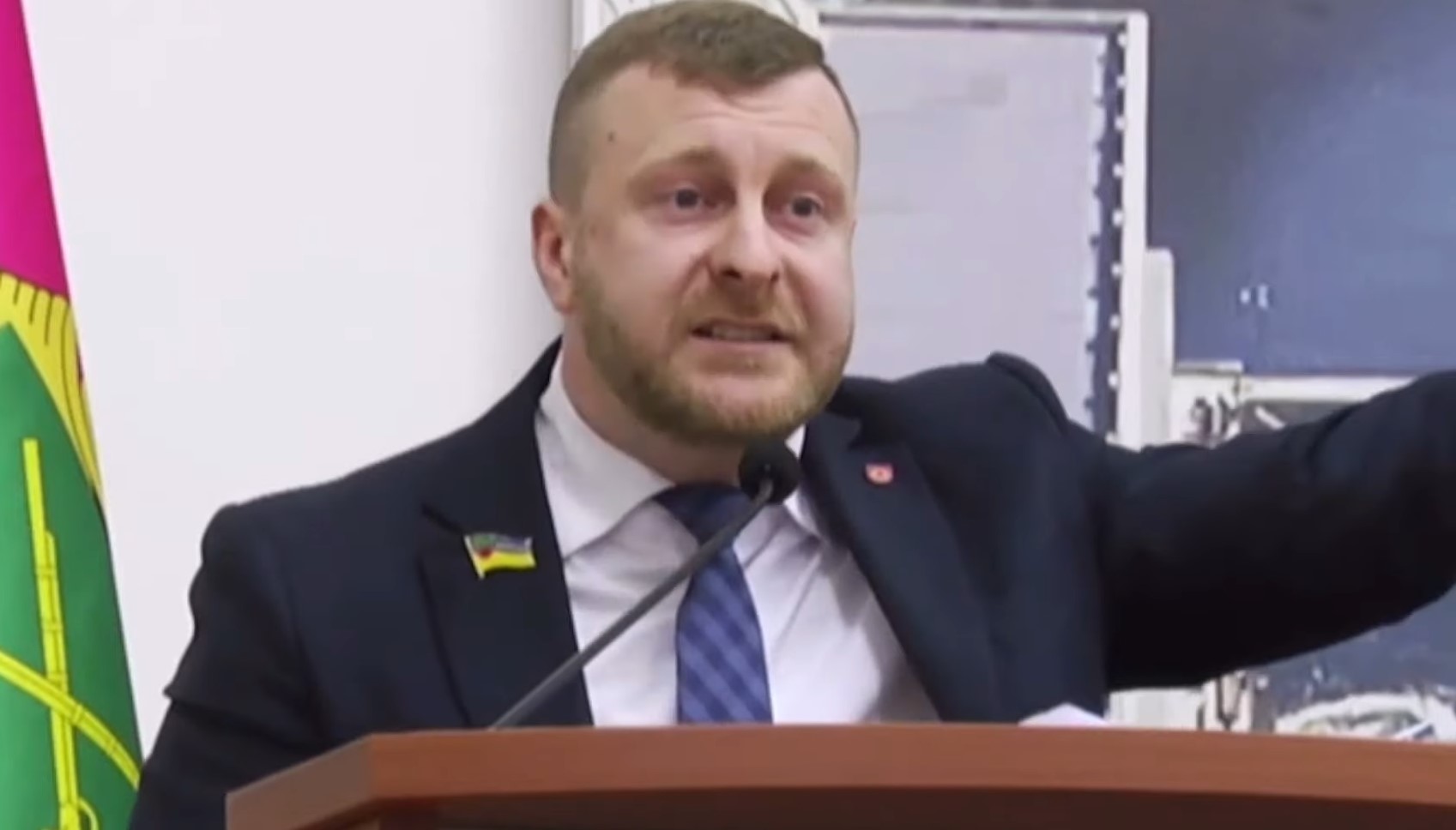 Запорожский депутат устроил истерику после выступлений Партии Шария о высоких тарифах