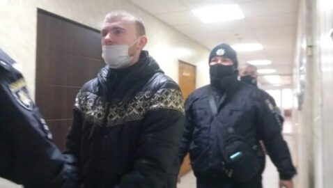 Вбивця 11-річної Дар’ї Лук’яненко спробував перерізати собі горло під час засідання суду (відео)