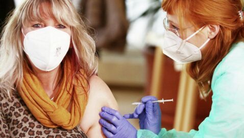 Після вакцинації від коронавірусу в Норвегії померли 23 людини, в Німеччині — 10
