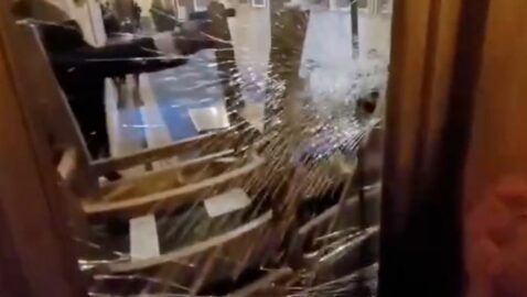Майдан в США: появилось видео со стрелявшим в протестующую девушку