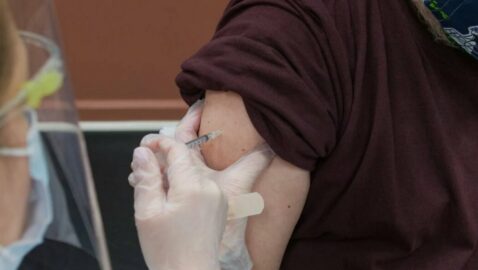 В Литве пациент умер через несколько минут после вакцинации от коронавируса