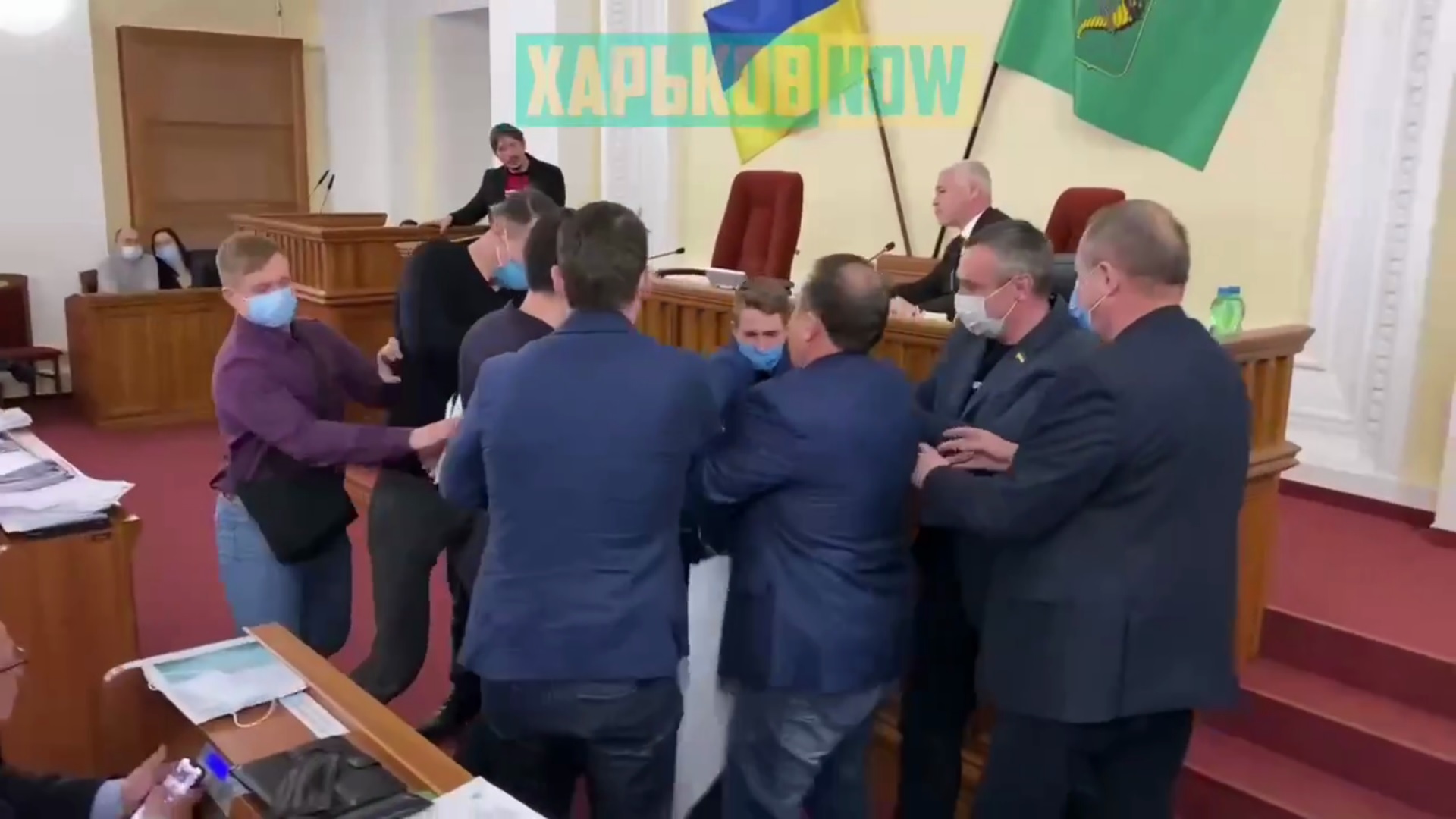 Нацкорпус напал на депутатов от ППШ прямо на заседании Харьковского горсовета
