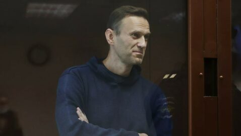YouTube заблокировал видео разговора Навального с «отравителем»