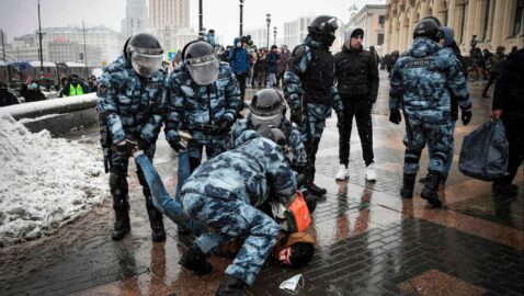 В Кремле прокомментировали протесты в поддержку Навального