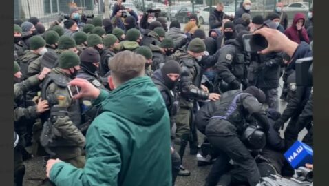 Радикалы напали на канал НАШ, их повязала полиция