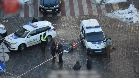 В Киеве водитель на переходе избил пешехода до смерти и уехал (видео)