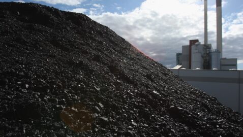 Запасы угля на украинских ТЭС упали почти вдвое ниже необходимого минимума