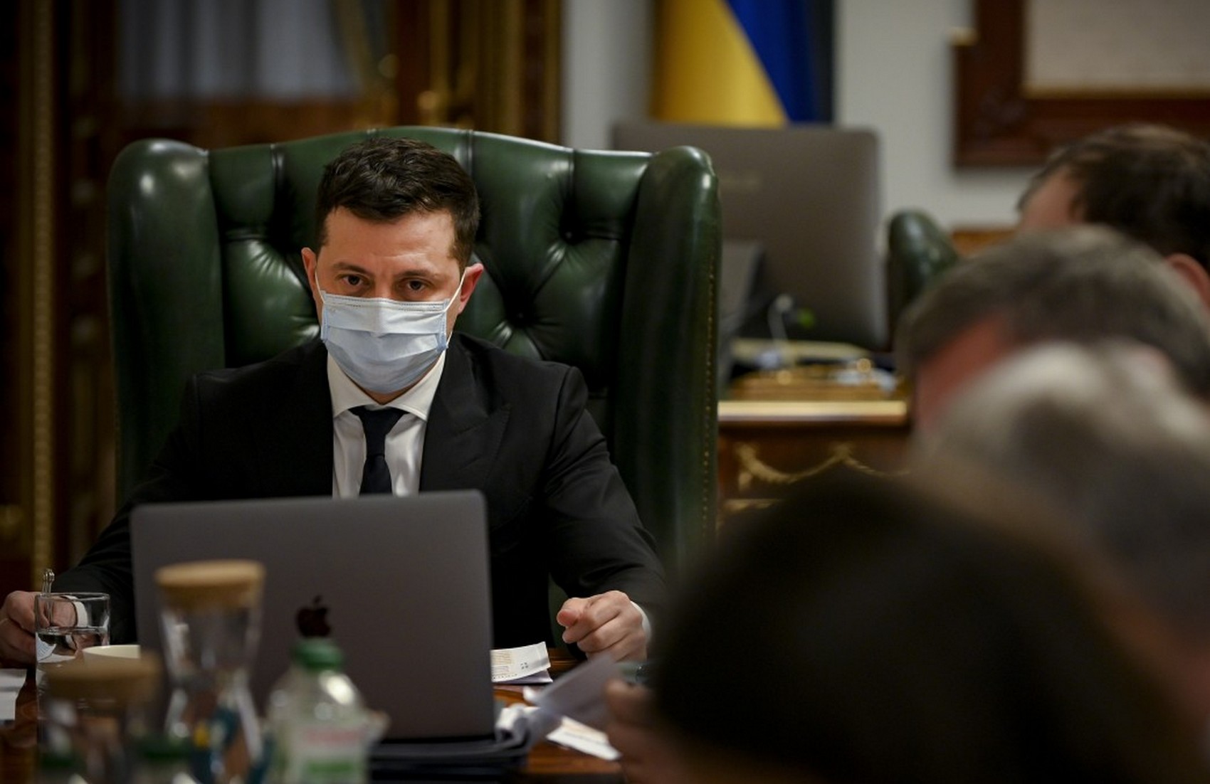 Зеленский ввел в действие решение СНБО о санкциях против Медведчука