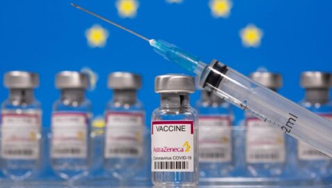 Германия, Италия и Франция приостановили использование ковид-вакцины AstraZeneca