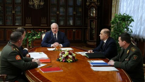 Лукашенко готов разместить в Беларуси российские военные самолёты