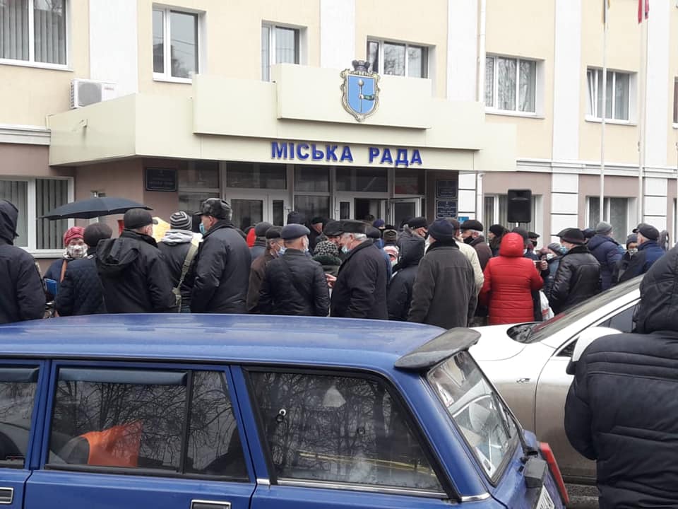 В Лубнах проходит митинг за возвращение газораспределительной системы местной общине