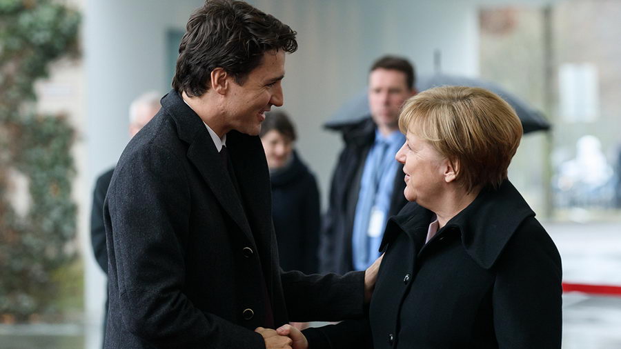 Трюдо и Меркель обсудили ситуацию на границе Украины