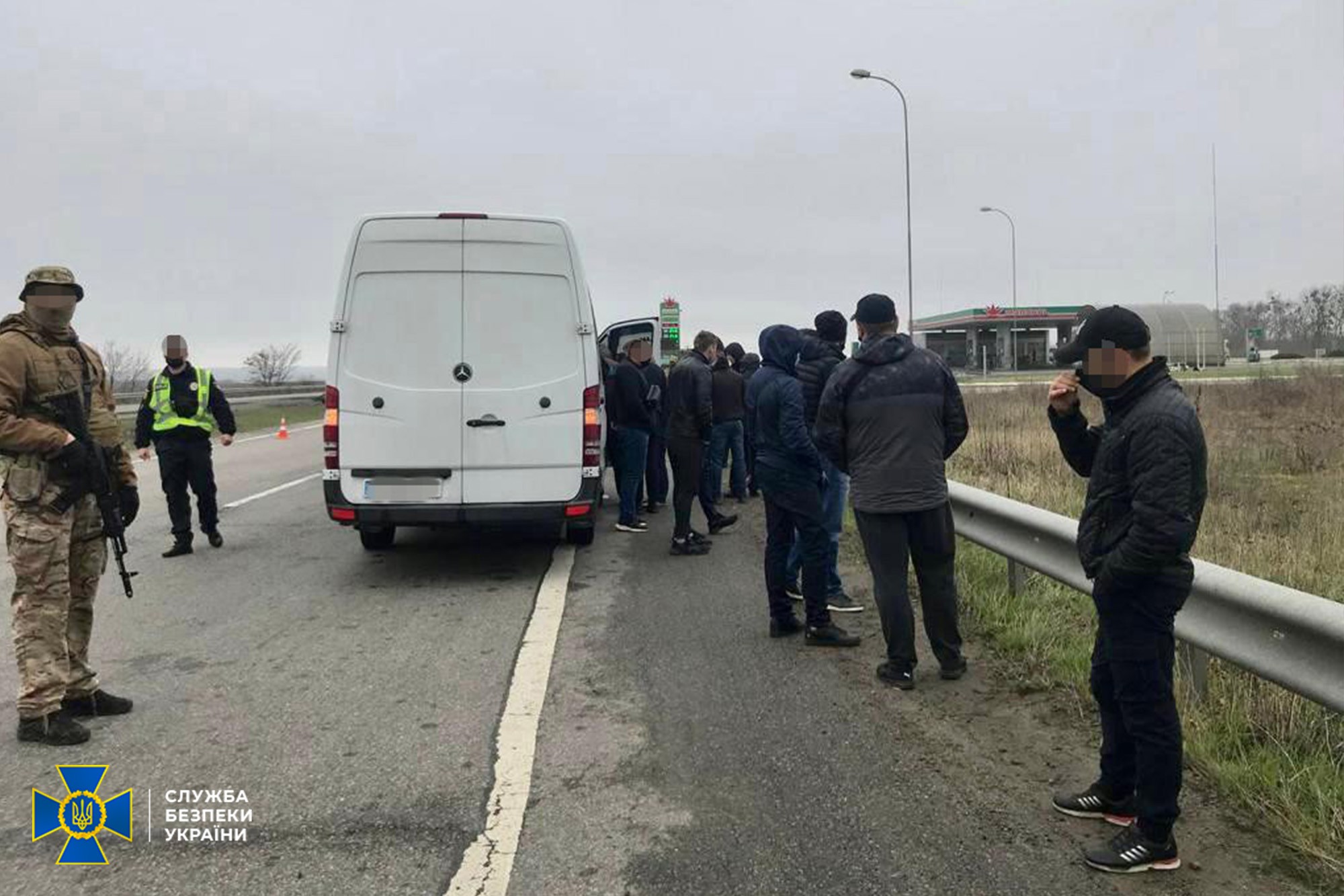 СБУ: под Харьковом задержаны автобусы с «титушками», готовившими беспорядки (фото, видео)