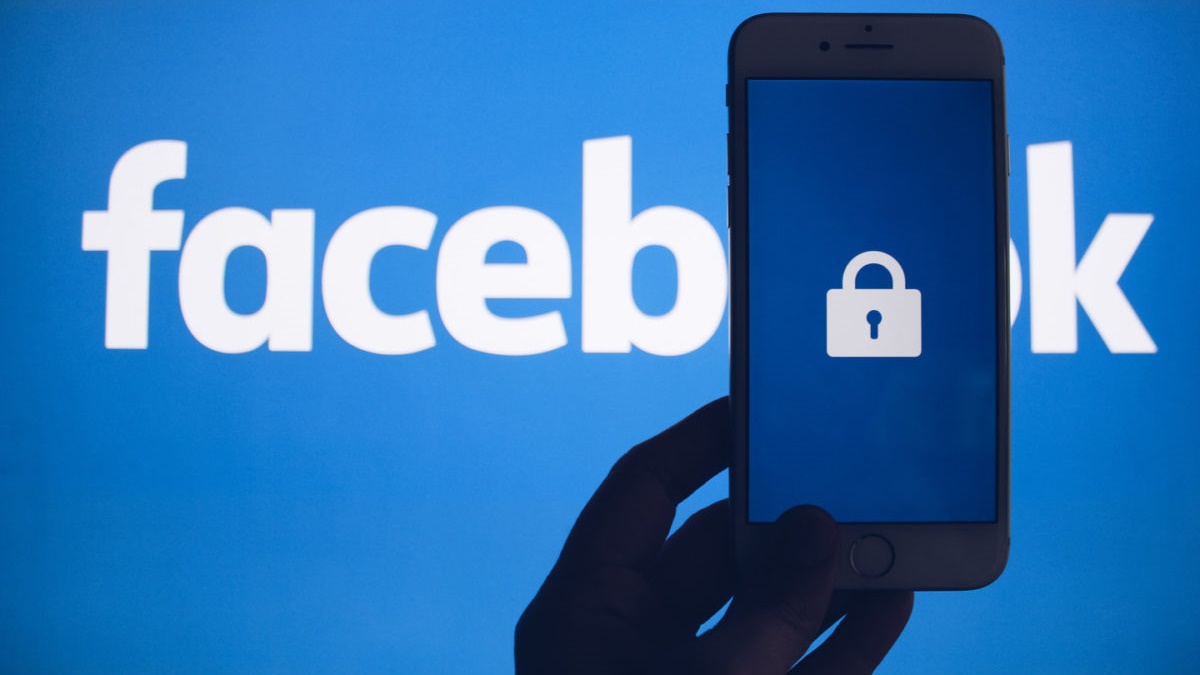 Хакеры слили данные более 500 млн юзеров Facebook