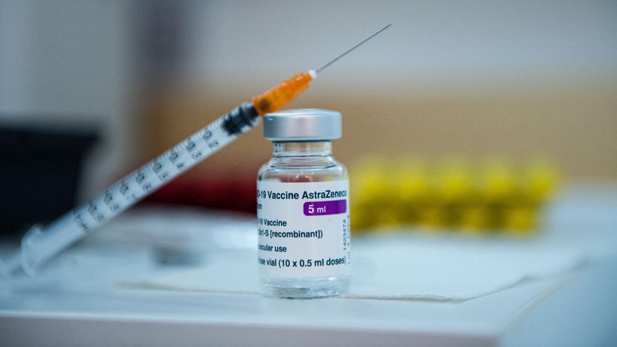 В Канаде впервые умер человек после вакцинации AstraZeneca