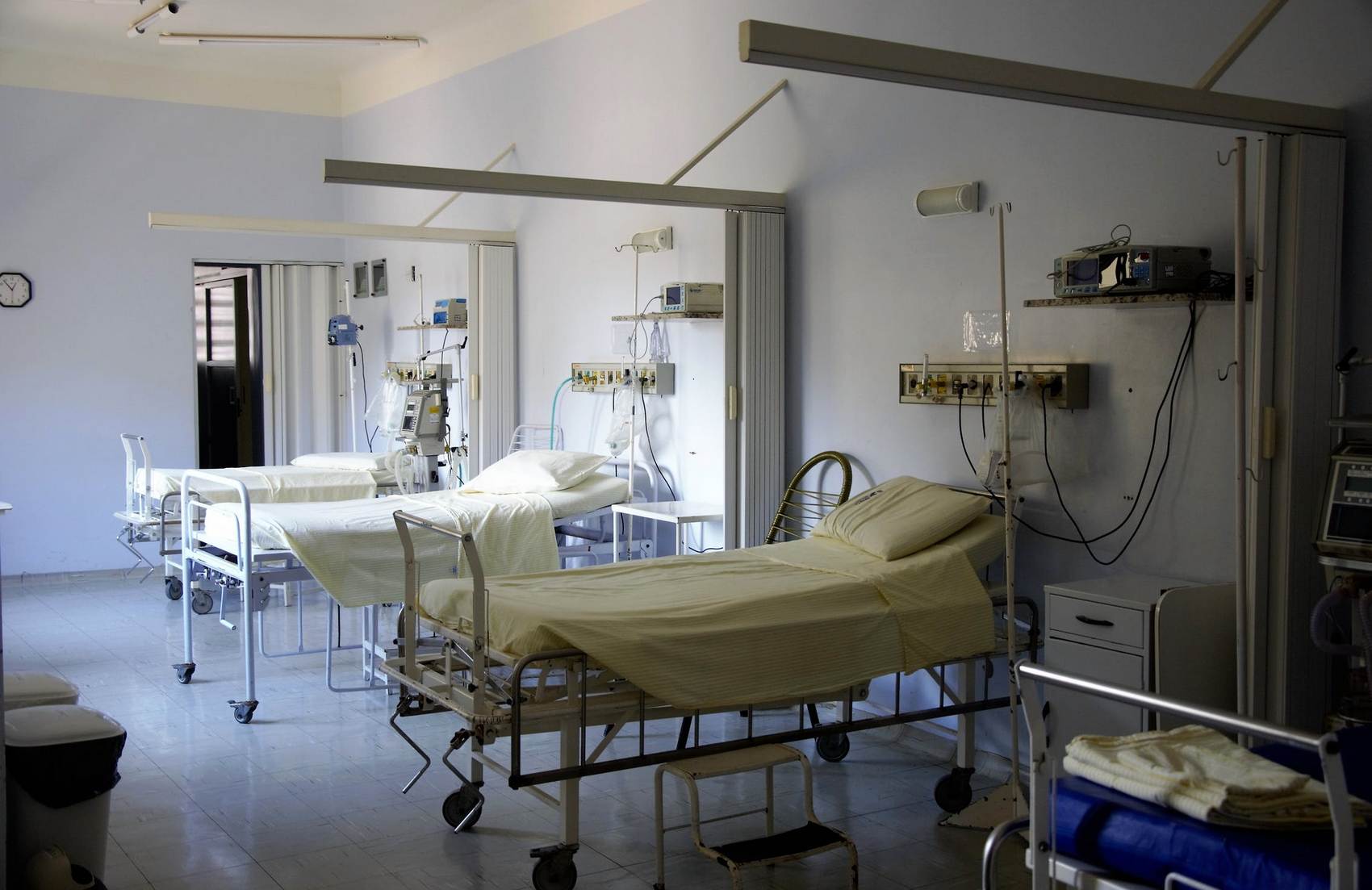 В больницах Израиля закрываются COVID-отделения из-за отсутствия больных
