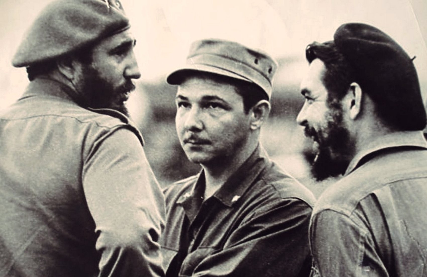 Рауль Кастро покинул пост первого секретаря ЦК Компартии Кубы