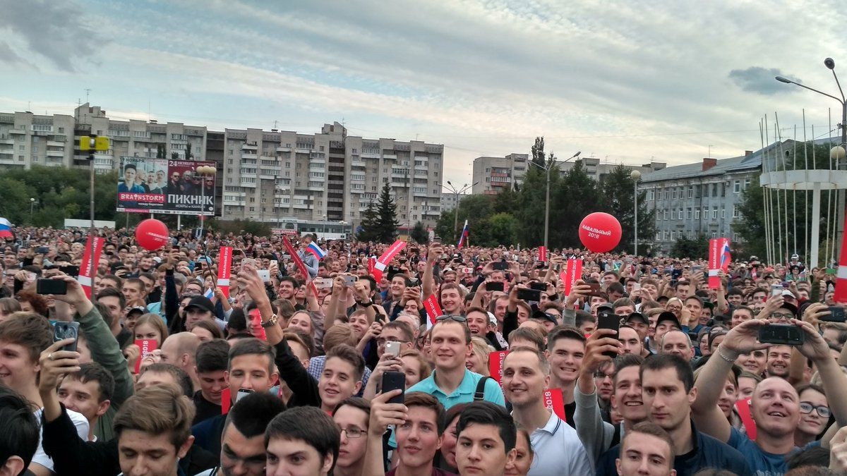 «Мы объявляем митинг сейчас»: сторонники Навального призвали выходить на протесты