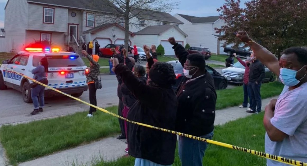 Полицейский в США застрелил просившую о помощи 15-летнюю темнокожую девочку (видео)