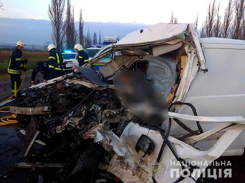 В Николаевской области авто с телами умерших от COVID-19 попало в ДТП (видео)