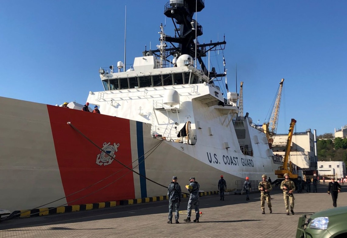 Американский фрегат береговой охраны USCGC Hamilton зашел в Одессу