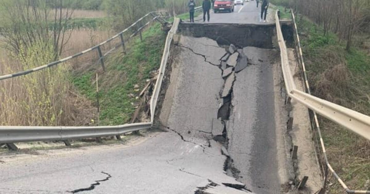 Львовские власти нашли виновных в обрушении моста
