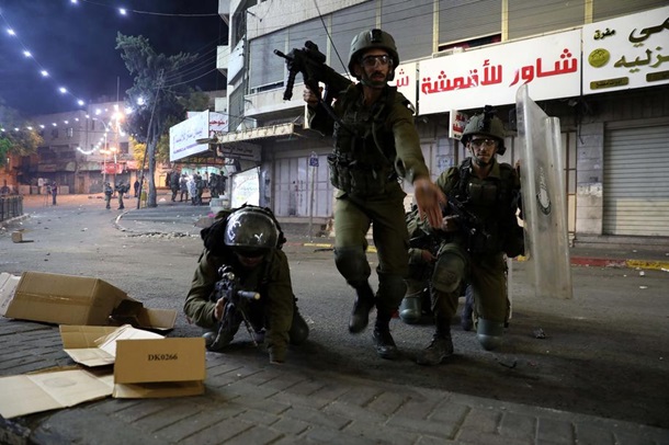 В Хевроне идут стычки армии Израиля с палестинцами (фото)