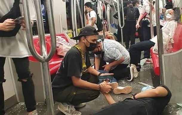 В Малайзии столкнулись поезда метро: пострадали более 200 человек