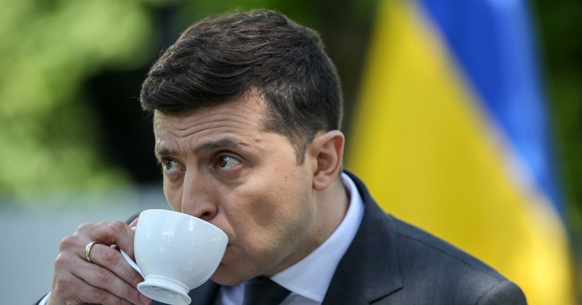 Штраф за кофе Зеленского: Конституционный суд продолжит рассматривать дело