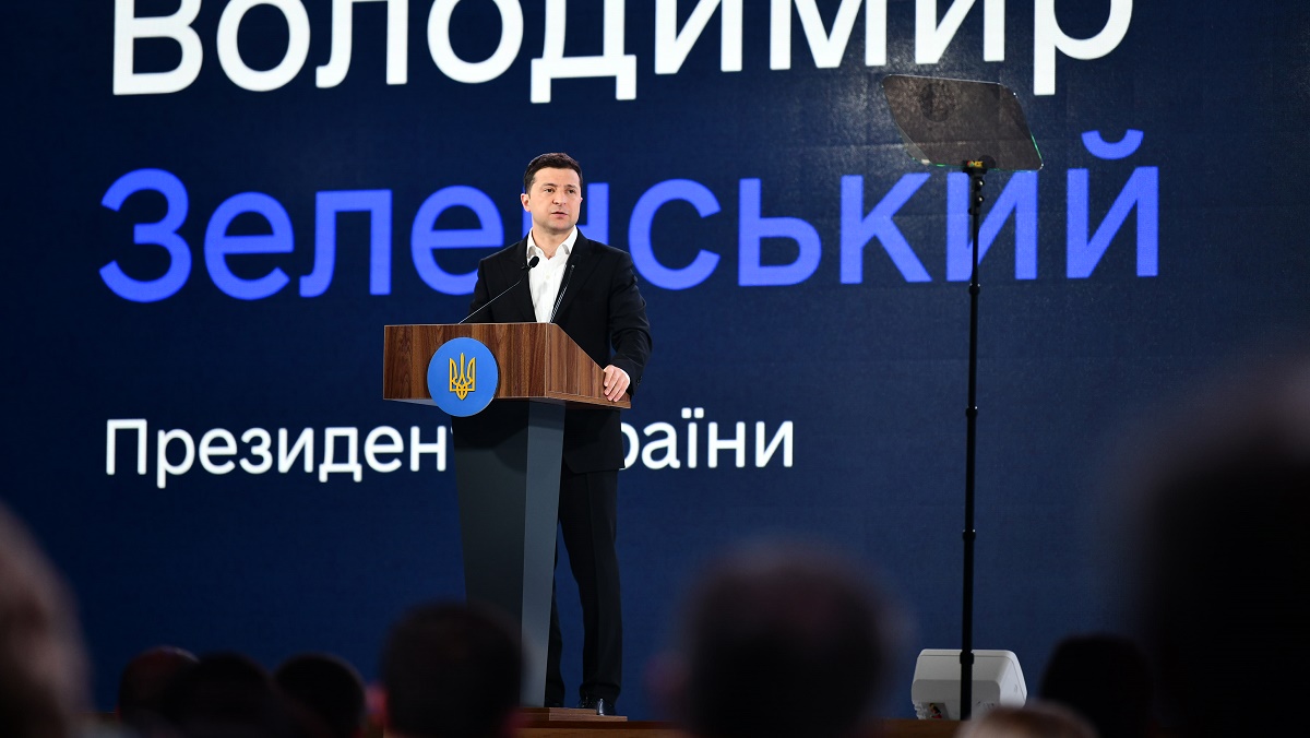 Зеленский предложил новый формат переговоров по Донбассу и Крыму