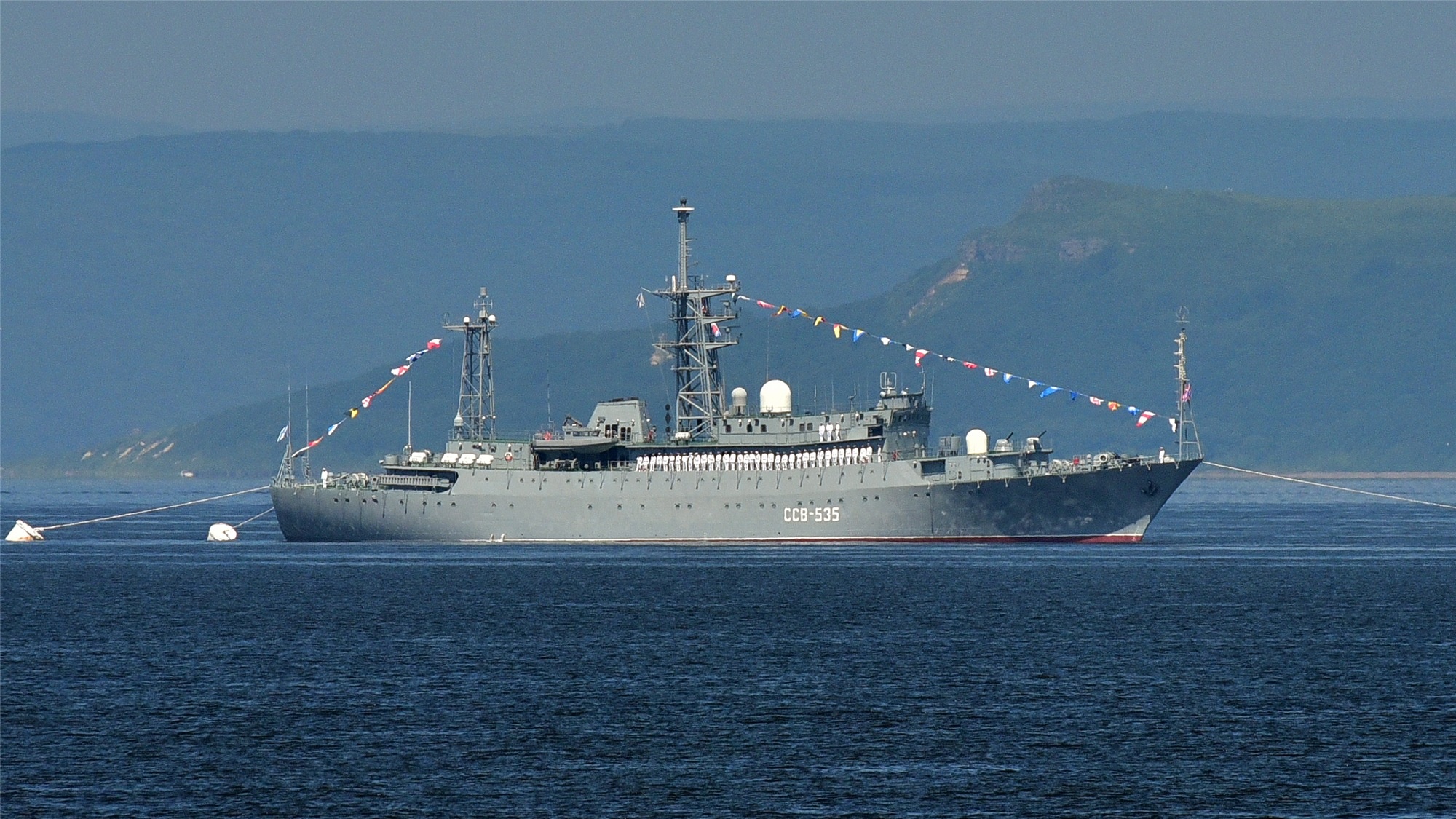 Российский военный корабль заметили возле крупнейшей военно-морской базы США на Гавайях